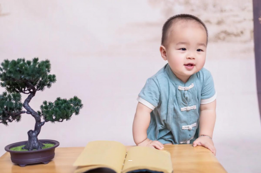 万宁宝宝脸上小白点